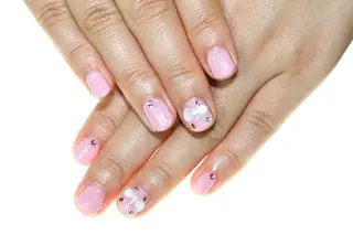 ネイル fujinail(バーバーフジノ)所属・藤野 智美のネイルデザイン