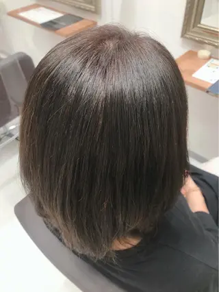 ミディアム カラー 山本 佳奈のヘアスタイル