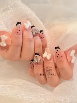 ネイル Demure Momoのネイルデザイン