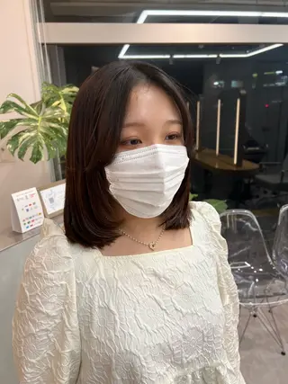 ミディアム カラー 小森聖奈 韓国風レイヤーカットのヘアスタイル