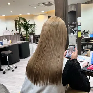 ロング 西 沙菜/トレンド カラー/透明感カラーのヘアスタイル