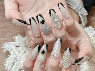 ミディアム Diamond 🚢のネイルデザイン