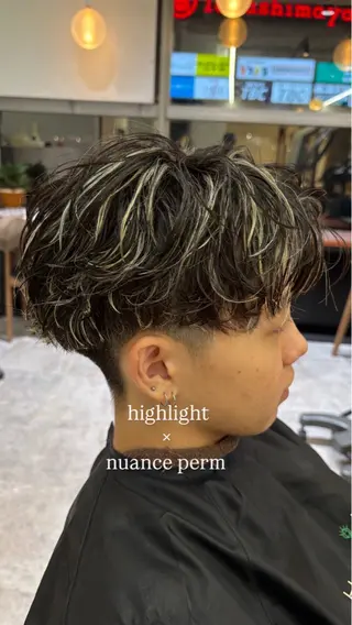 カラー パーマ メンズ 山本 拓実のヘアスタイル