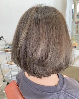 ミディアム カラー fio マナミのヘアスタイル
