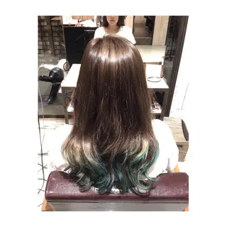 セミロング ロング カラー パーマ アオガミ （前髪顔周りカット）のヘアスタイル