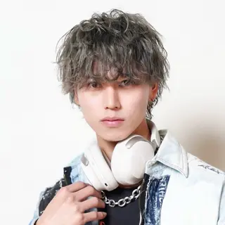 ショート カラー パーマ メンズ 🔥メンズ🔥かっこ いいが正義！代表柿崎のヘアスタイル