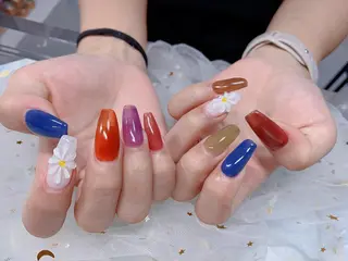 セミロング カラー パンダ ネイルのネイルデザイン