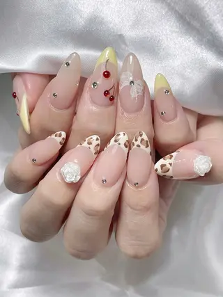 ネイル LEELA NAIL STUDIO所属・LEELA NAIL STUDIOのネイルデザイン