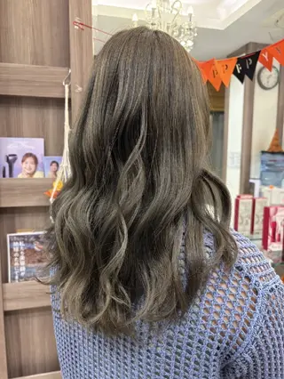 ロング カラー ナチュラル暖色カラー 🤎 佐藤栞のヘアスタイル