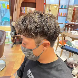 ショート パーマ メンズ ツイスパ/メンズ特化 🦋𝑺𝑶𝑵𝑬のヘアスタイル