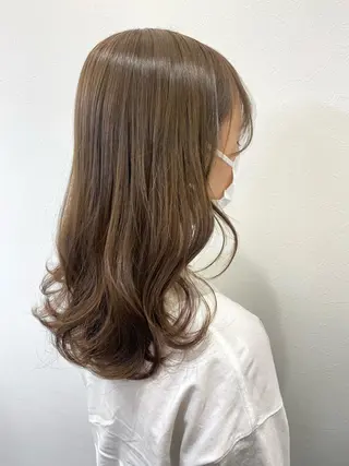 セミロング カラー ハイトーン特化サロン 🍑momo🍑のヘアスタイル