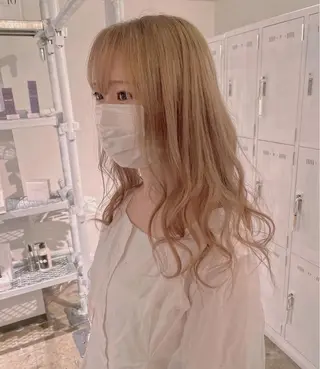 ロング カラー ハイトーン/レイヤー /ケアブリーチ石川治のヘアスタイル