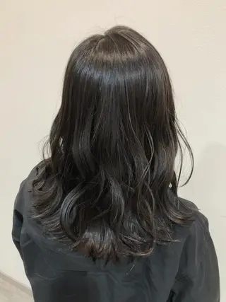 セミロング カラー 森田 真由のヘアスタイル