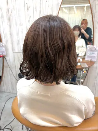 ショート オリーブベージュ/シ ョートボブたまき🧡のヘアスタイル