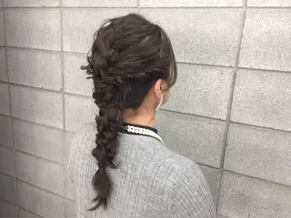 セミロング カラー ヘアアレンジ camillahair所属・ITO YUKIのヘアスタイル