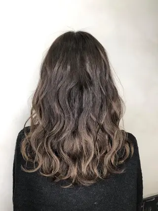 セミロング カラー 美髪矯正 🌈髪質改善 山下のヘアスタイル