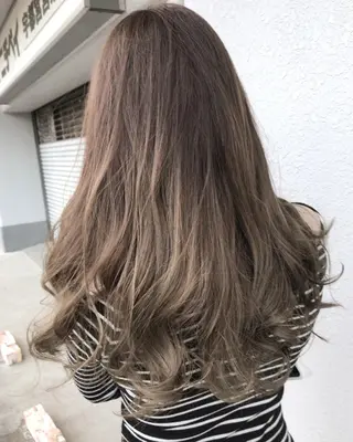 ロング カラー レイヤーカット匠 イソザキノリユキのヘアスタイル