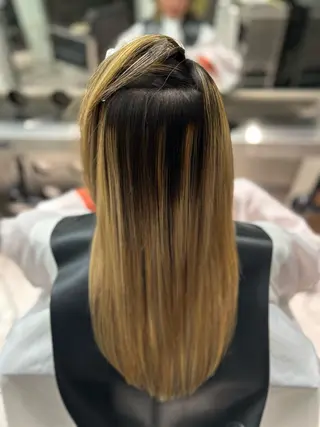 ロング CHARLES DESSIN所属・神宮前 ／吉田日和のヘアスタイル