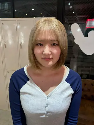 ショート カラー 抜け感レイヤー🎶 ハイトーン/りりのヘアスタイル