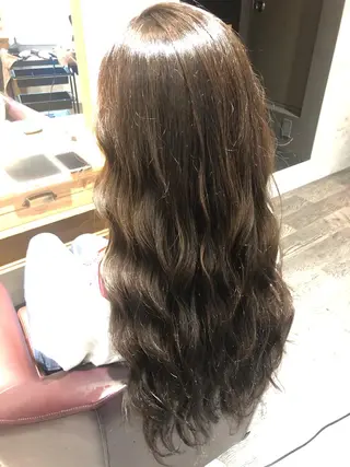 ロング 🦄艶カラー×韓国 NANA💎🐬のヘアスタイル