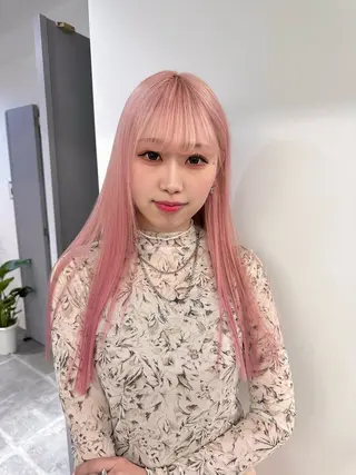 ロング ハイトーン/ 縮毛矯正のヘアスタイル