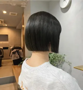 ショート カラー ALLY(アリー)所属・akane/ボブ /オリーブ/ブラウンのヘアスタイル