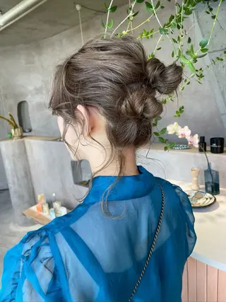 ミディアム カラー Yuna/ベージュ ダブルカラーのヘアスタイル