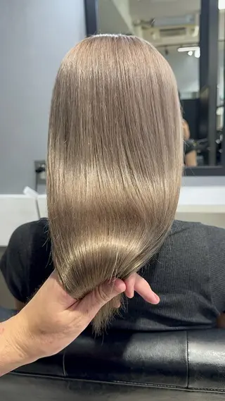 ミディアム カラー dao/ミルクティー /ブラウン/ブロンドのヘアスタイル