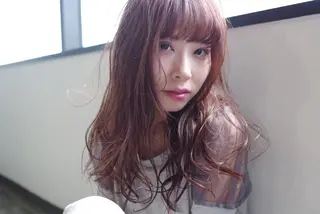 セミロング ハイトーン/レイヤー /ケアブリーチ石川治のヘアスタイル