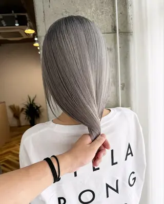 ミディアム カラー lani ブリーチ /ダブルカラーのヘアスタイル