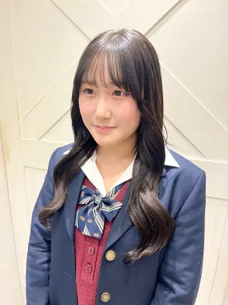 ロング ハイトーンカラー シールエクステのヘアスタイル