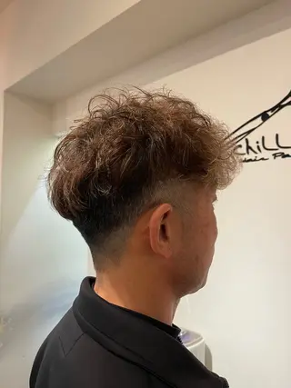 ショート chill out 甲斐千尋のヘアスタイル