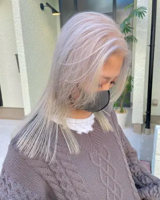 ロング ブリーチなしカラー ダブルカラーエクステのヘアスタイル