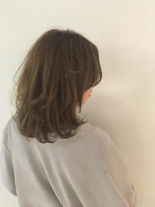 ミディアム カラー ⭐️迫田 ゆう⭐️のヘアスタイル