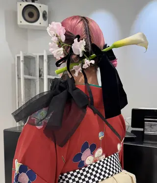 ミディアム 艶ハイトーン/ヘア アレンジAYAKAのヘアスタイル