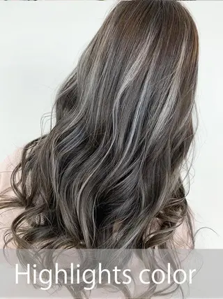 カラー ロング PEQSS HAIRのヘアスタイル