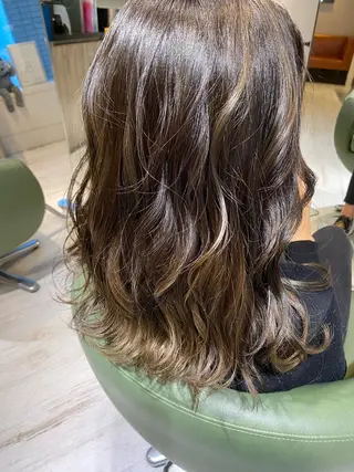 セミロング カラー ohana所属・中尾 綺のヘアスタイル