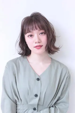 ミディアム 白髪ぼかしモデル募集 今村理央奈のヘアスタイル