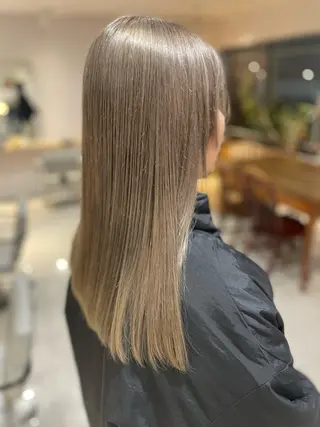 カラー 喜納 優衣のヘアスタイル