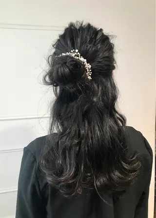 ロング ヘアアレンジ イマ所属・黒神 浩之のヘアスタイル