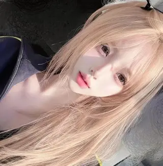 ロング カラー 🖤ハイトーン× レイヤー🖤SARAのヘアスタイル