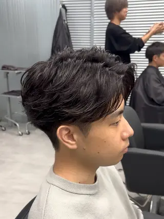 パーマ メンズ 波巻き/ツイスパ/ 短髪/鈴木俊也のヘアスタイル