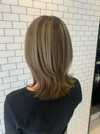 ミディアム EARTH  紫竹山 🦋本間未来🦋のヘアスタイル