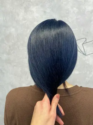 ミディアム カラー オフホワイトアンドなんば所属・福西 洋斗のヘアスタイル