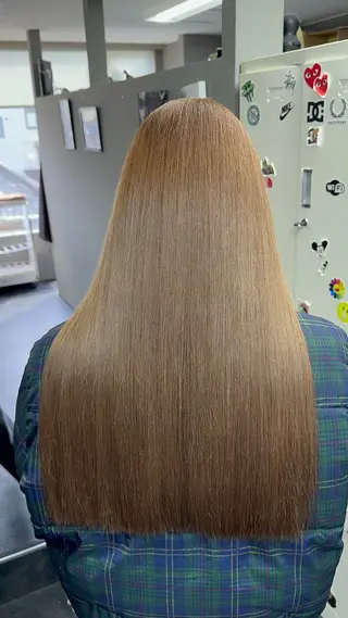 ロング カラー ヘアアレンジ ホワイトカラー/ ピンクベージュにったのヘアスタイル