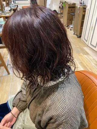 ミディアム カラー パーマ 宮内 真乃のヘアスタイル