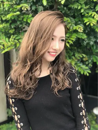 ロング カラー ヘアアレンジ 韓国レイヤー/ミルク ティー🟤高橋　暖のヘアスタイル