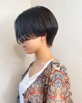ショート azu ブリーチダブルカラーのヘアスタイル