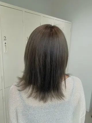 カラー towa / EIGHTのヘアスタイル