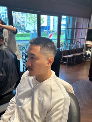 ショート メンズ 名郷 偉織　フェードメンテのヘアスタイル